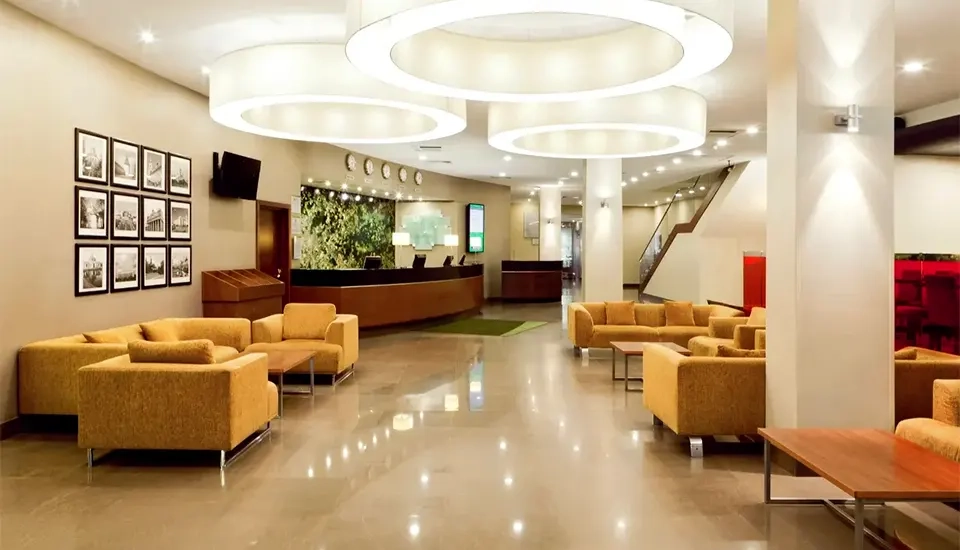 هتل هالیدی این مسکو لسنایا